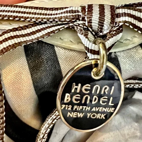 Henri Bendel reversible purse - Picture 9 of 9